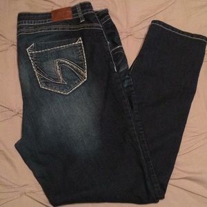 Maurices lightly worn jeans
